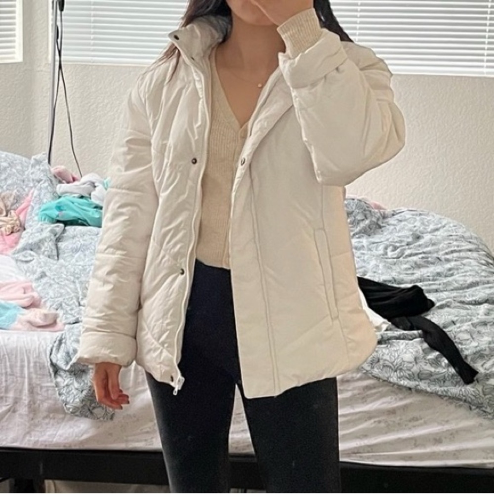 Women's White Puffer Jacket - Picture 11 of 11